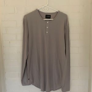 Cuts XL long sleeve t-shirt